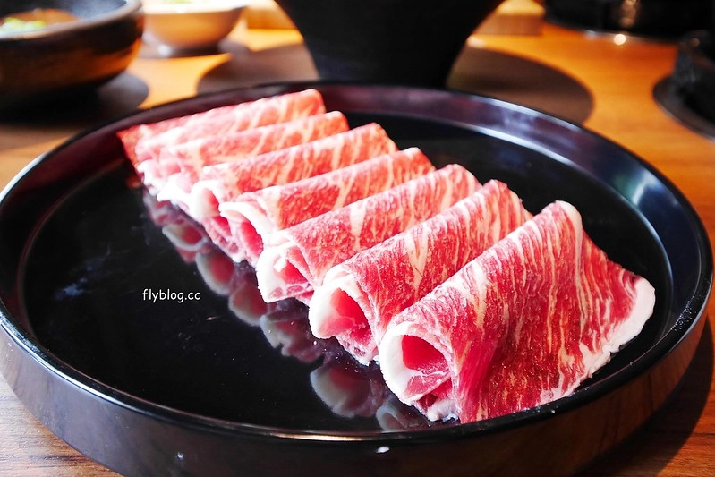 台中北屯｜拾七石頭火鍋 昌平店．輕井澤旗下火鍋店，崇德路環境寬敞大器 @飛天璇的口袋