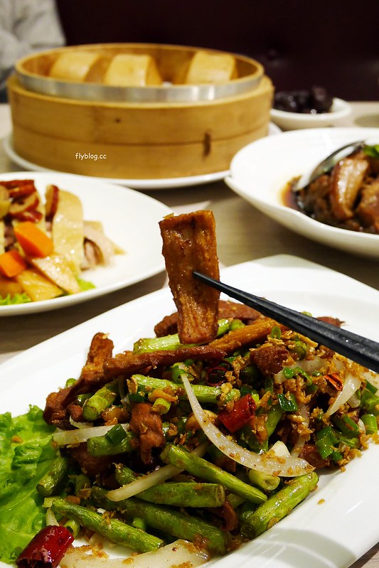 棗點子食尚會館┃台中西屯美食：來自苗栗棗莊的超人氣客家料理餐廳，中科米平方商場美食餐廳推薦，餐點走清爽不油膩路線，各年齡層聚餐的新選擇 @飛天璇的口袋