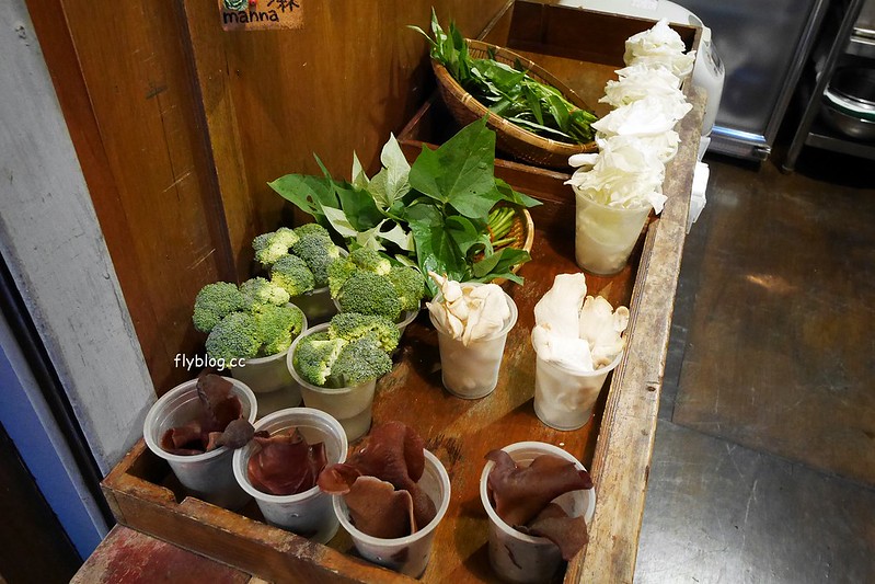 嗎哪關東煮：隱身勤美誠品商圈巷弄裡的低調美食，滿滿的蔬菜吃的到營養和安心 @飛天璇的口袋