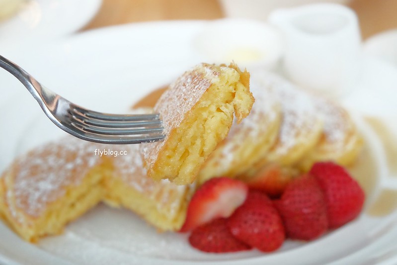 新竹東區｜紐約早餐女王 Sarabeth&rsquo;s｜超人氣的紐約早餐女王進駐新竹巨城SOGO，招牌班尼迪克蛋吹彈可破很誘人(已歇業) @飛天璇的口袋