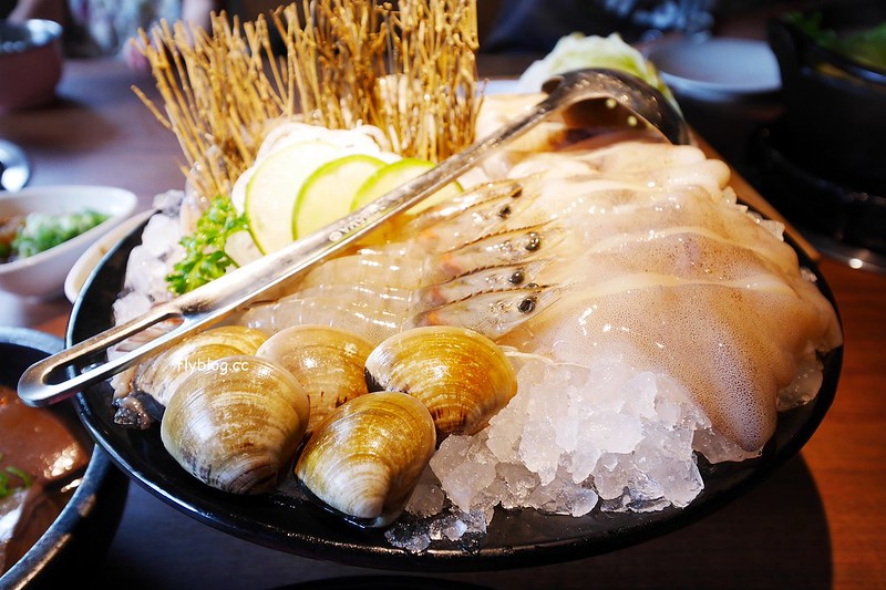 台中10間火鍋懶人包：灰鴿、偈亭火鍋、築間火鍋、輕井澤火鍋、老四川麻辣鍋、拾七火鍋、鼎王麻辣火鍋、石二鍋、萬客什鍋、滿堂紅 @飛天璇的口袋