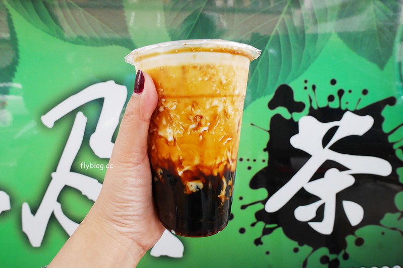 森及茶｜整瓶高大鮮奶倒入超霸氣，IG爆紅的惡魔波霸鮮奶茶，真的是喝的到濃醇香 @飛天璇的口袋