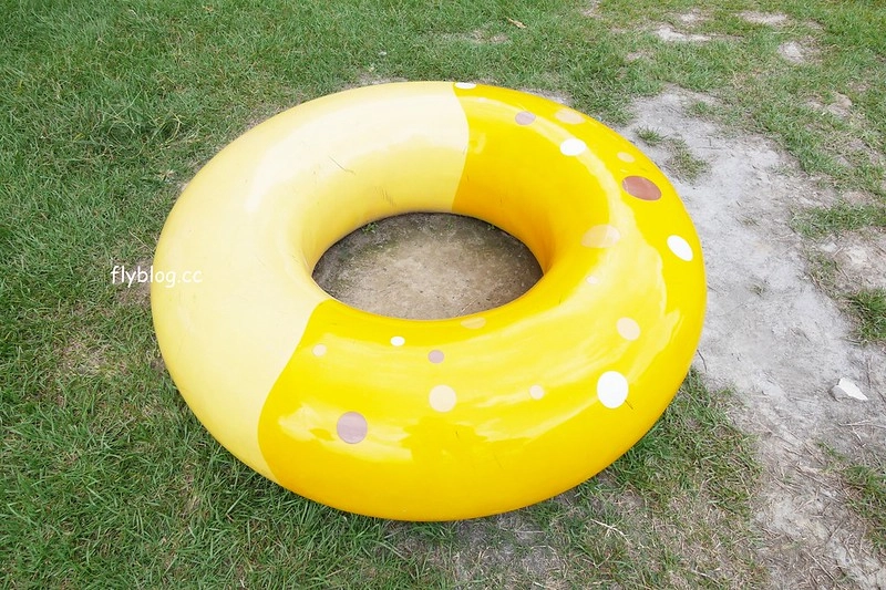 台中水晶教堂｜藍天白雲映襯下宛如浪漫的水晶教堂，台中秀泰廣場2館頂樓 @飛天璇的口袋