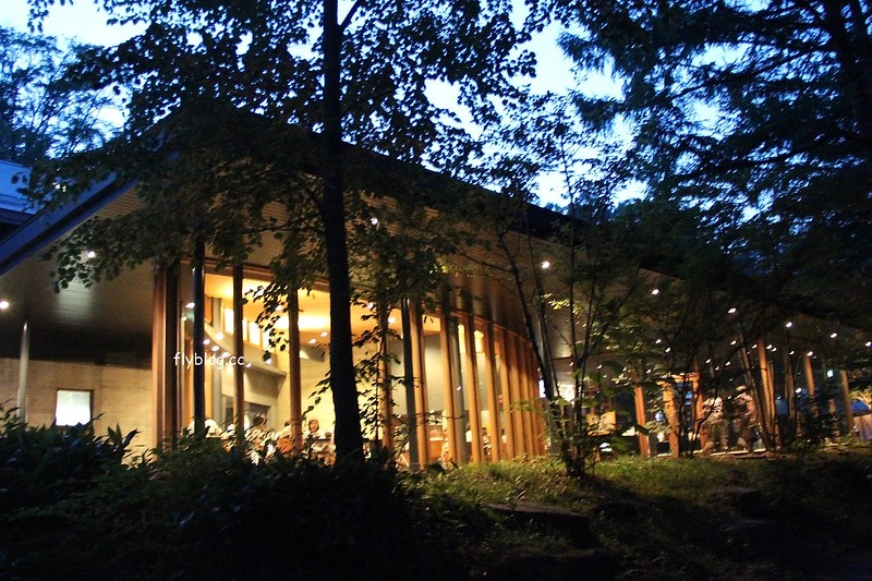 日本長野｜中輕井澤一日遊，王子OUTLET、高原教堂、石之教堂、蜻蜓之湯、村民食堂、榆樹街小鎮(附東京到輕井澤交通方式&JR PASS券) @飛天璇的口袋