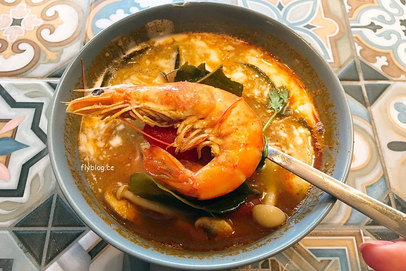 Saladaeng Caf&eacute; ศาลาแดง┃台中西區美食：網美超愛的泰式餐廳，一片花牆適合拍照打卡，但是餐點沒有很喜歡 @飛天璇的口袋