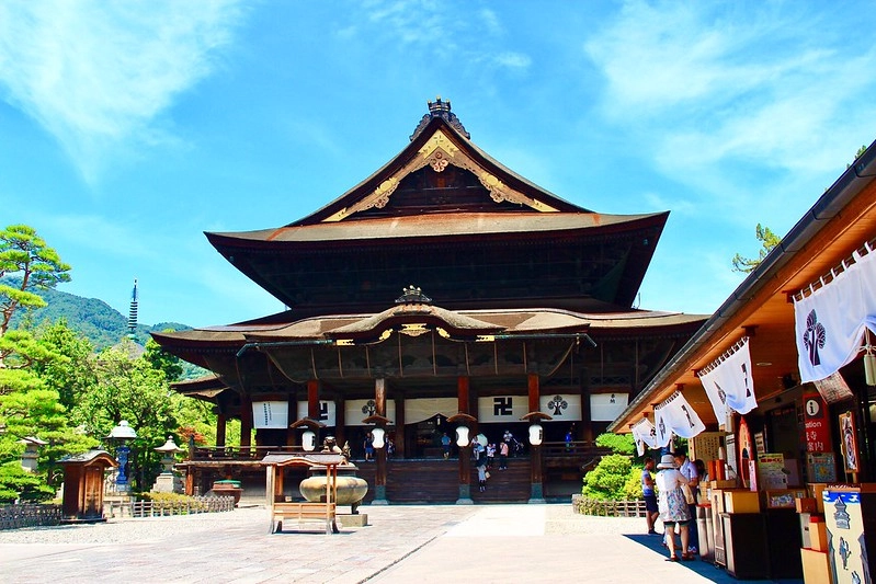 日本長野｜善光寺，長野的信仰之光，千年歷史的國寶級的旅遊景點，日本人一生一定要來一次的地方 @飛天璇的口袋