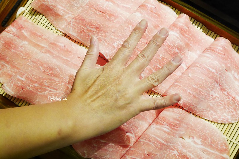 昭日堂鍋煮┃台中南屯美食：$360元火鍋套餐吃到飽！季節時蔬、每日肉品、美味熟食、Meiji冰淇淋，開幕期間打卡再送元蹄 @飛天璇的口袋