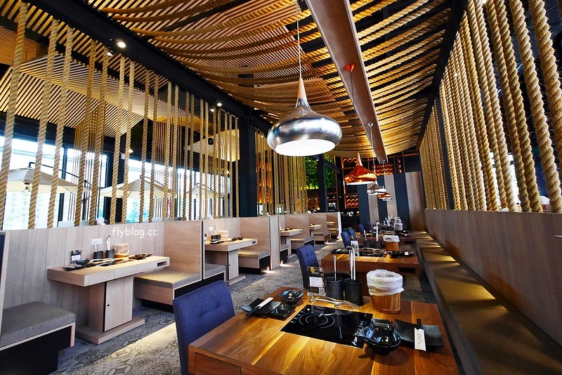 椰林世界 椰子雞┃台中南屯美食：椰子雞跨界鍋物餐廳，有如沙漠中的綠洲建築，高單價和食材表現不成比例，公益路美食餐廳又一發 @飛天璇的口袋