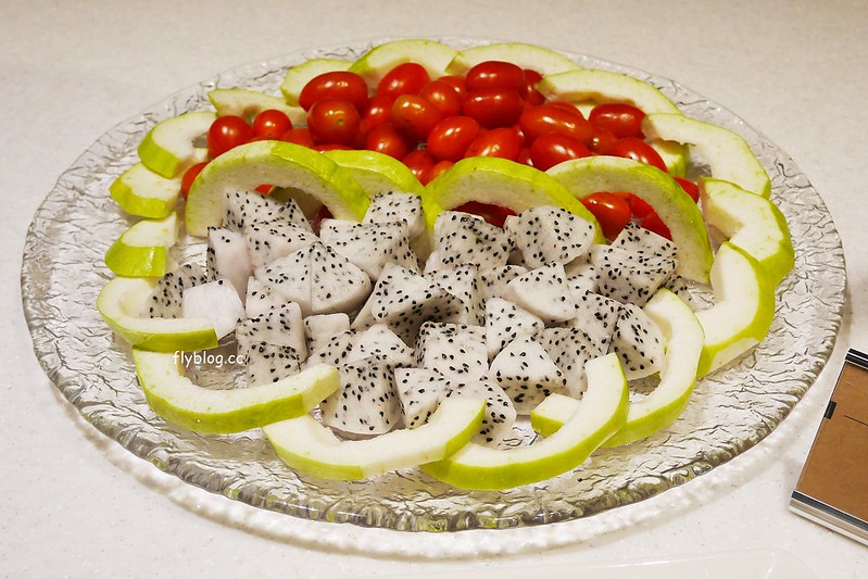 昭日堂鍋煮┃台中南屯美食：$360元火鍋套餐吃到飽！季節時蔬、每日肉品、美味熟食、Meiji冰淇淋，開幕期間打卡再送元蹄 @飛天璇的口袋