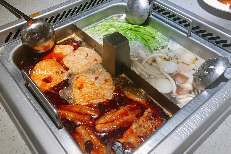 海底撈火鍋｜海底撈二號店，有修指甲和帶小孩服務，還有撈麵秀和變臉秀可以欣賞 @飛天璇的口袋