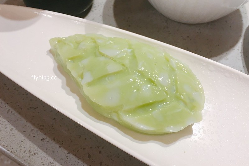 海底撈火鍋｜海底撈二號店，有修指甲和帶小孩服務，還有撈麵秀和變臉秀可以欣賞 @飛天璇的口袋