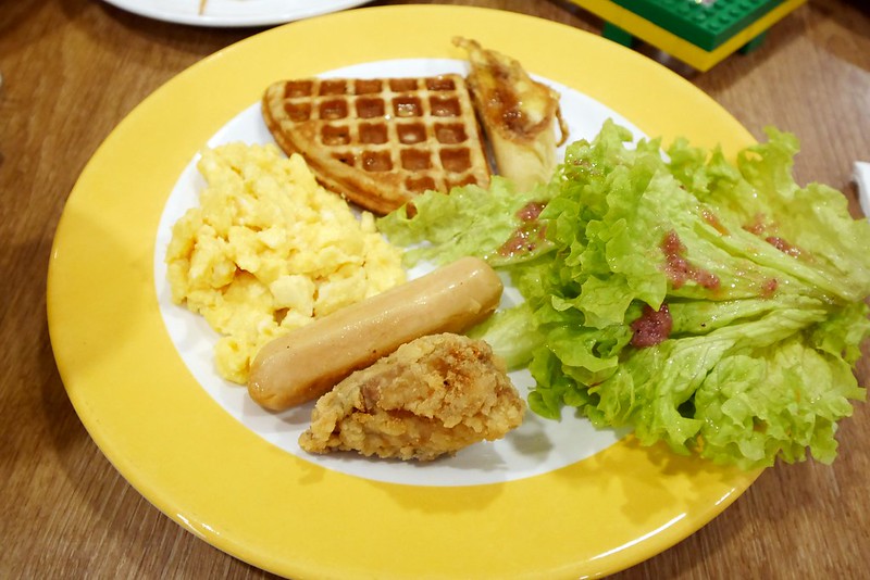 馬來西亞新山四天三夜┃樂高樂園飯店 Legoland Hotel：讓小孩子玩到瘋的新山樂高酒店，有不同的主題套房適合全家入住 @飛天璇的口袋