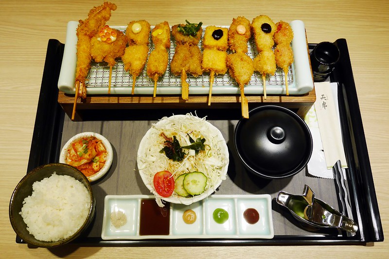 天串元祖串揚：中友百貨美食再一發，日式烤物、炸物、丼飯餐廳，餐點賣相很好價格也合理 @飛天璇的口袋