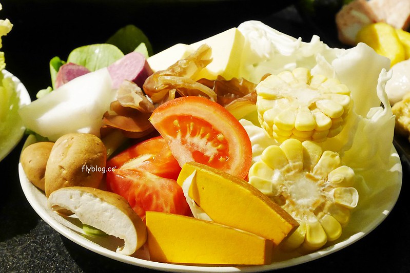 昭日堂鍋煮┃台中南屯美食：$360元火鍋套餐吃到飽！季節時蔬、每日肉品、美味熟食、Meiji冰淇淋，開幕期間打卡再送元蹄 @飛天璇的口袋