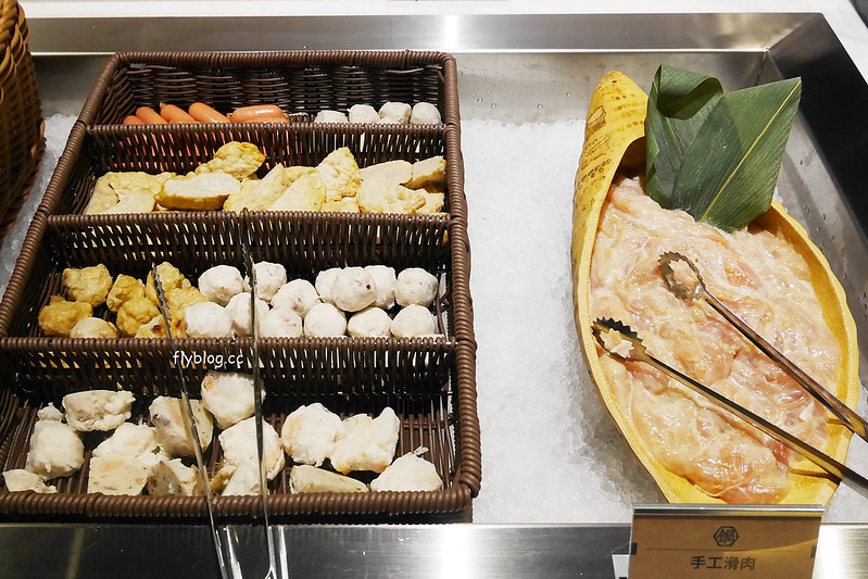 昭日堂鍋煮┃台中南屯美食：$360元火鍋套餐吃到飽！季節時蔬、每日肉品、美味熟食、Meiji冰淇淋，開幕期間打卡再送元蹄 @飛天璇的口袋