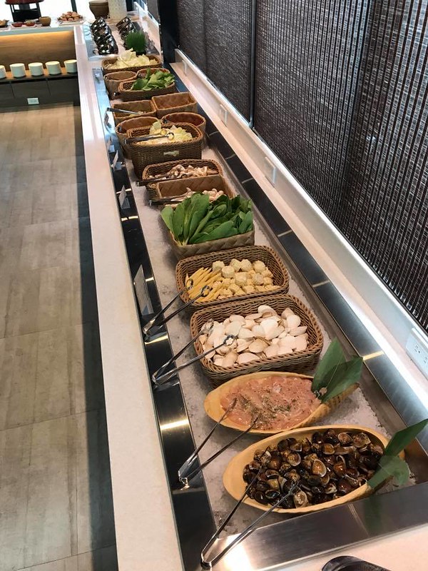 昭日堂鍋煮┃台中南屯美食：$360元火鍋套餐吃到飽！季節時蔬、每日肉品、美味熟食、Meiji冰淇淋，開幕期間打卡再送元蹄 @飛天璇的口袋