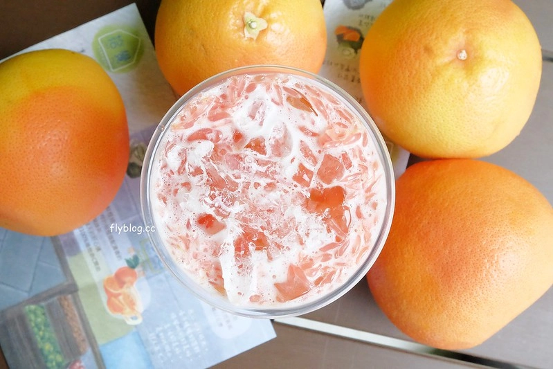 拾覺細做輕飲@勤美店┃台中西區美食：使用高大牧場鮮奶、台灣特種高山茶，當季新鮮水果，霧峰亞洲大學超人氣手搖店，新品上市中 @飛天璇的口袋