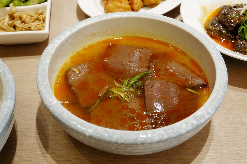 有春茶館┃台中東區美食：賣的是回憶、賣的是記憶、賣的是古早味，鄰近大魯閣購物廣場，有春冰菓室最新力作 @飛天璇的口袋