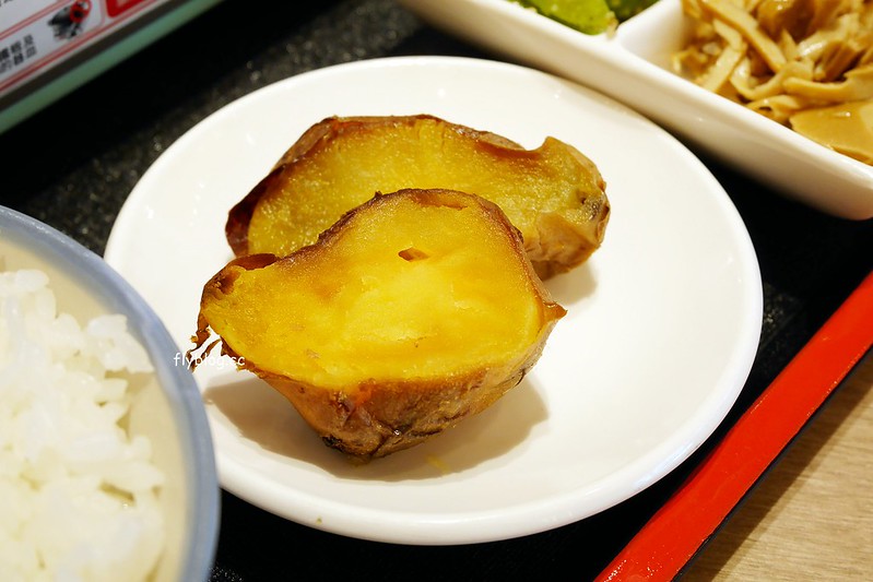 有春茶館┃台中東區美食：賣的是回憶、賣的是記憶、賣的是古早味，鄰近大魯閣購物廣場，有春冰菓室最新力作 @飛天璇的口袋