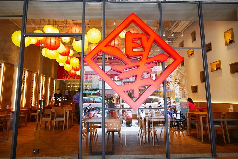 有春茶館┃台中東區美食：賣的是回憶、賣的是記憶、賣的是古早味，鄰近大魯閣購物廣場，有春冰菓室最新力作 @飛天璇的口袋