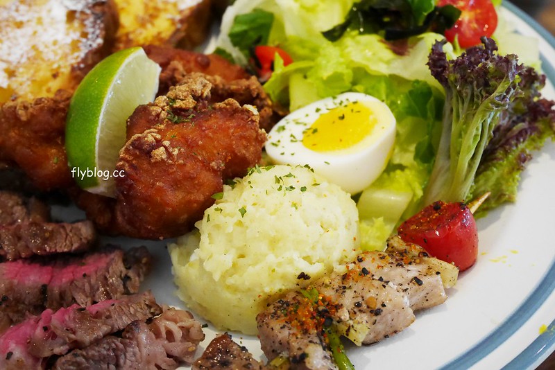 台中西區｜Hoyo Cafe．美術館前超人氣早午餐店，餐點選擇性多變化性大 @飛天璇的口袋