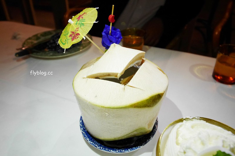 泰國清萊｜Chivit Thamma Da Coffee House(ชีวิตธรรมดา)｜清萊最美的河畔餐廳，充滿歐洲鄉村風格，下午茶悠閒的好地方 @飛天璇的口袋