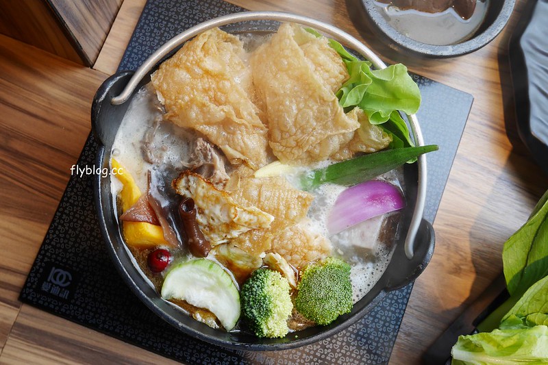 【台中西區】代代木日式鍋物，草悟道商圈的日式火鍋店，環境很有日式小清新，而且還有麻油雞鍋 @飛天璇的口袋