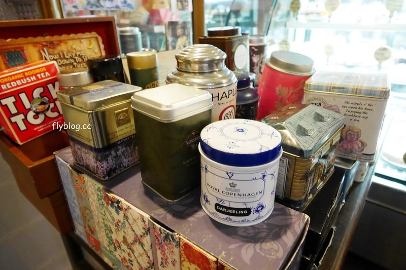 泰國清萊｜Chivit Thamma Da Coffee House(ชีวิตธรรมดา)｜清萊最美的河畔餐廳，充滿歐洲鄉村風格，下午茶悠閒的好地方 @飛天璇的口袋