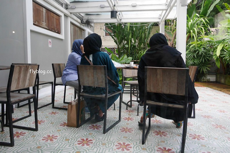 泰國曼谷｜Starbucks Langsuan．曼谷最美的星巴克，鄰近BTS Chit Lom奇隆站 @飛天璇的口袋