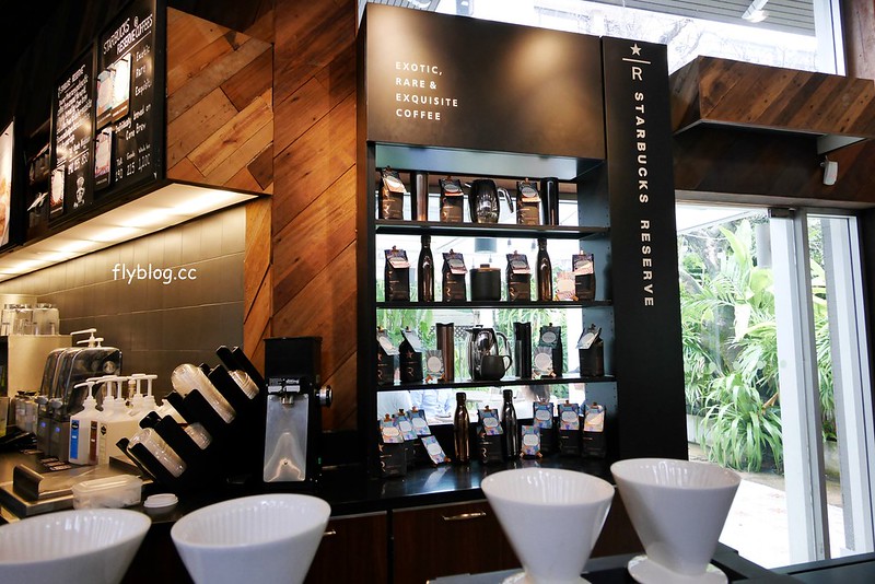 泰國曼谷｜Starbucks Langsuan．曼谷最美的星巴克，鄰近BTS Chit Lom奇隆站 @飛天璇的口袋