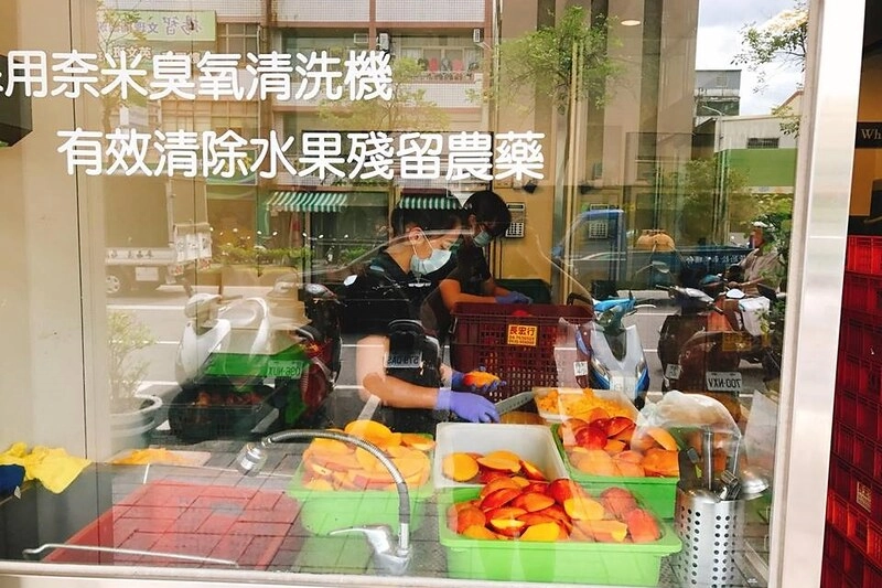 台中清水｜華得來飲料店，台中海線最夯的手搖飲料店，夏天限定芒果口味超霸氣 @飛天璇的口袋