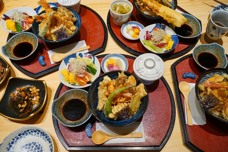 瑧淇日式天丼定食無菜單料理┃台中南屯美食：老闆師承台北新都里，超霸氣的海鮮丼飯，食材用心口味不會輸給知名連鎖店 @飛天璇的口袋