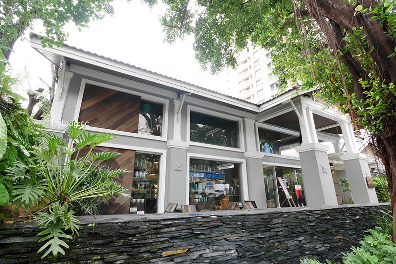 泰國曼谷｜Starbucks Langsuan．曼谷最美的星巴克，鄰近BTS Chit Lom奇隆站 @飛天璇的口袋