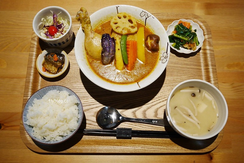 丰富食堂｜充滿無印良品風的員林湯咖哩專賣店，食材用心餐點也很美味 @飛天璇的口袋