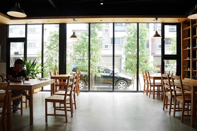 丰富食堂｜充滿無印良品風的員林湯咖哩專賣店，食材用心餐點也很美味 @飛天璇的口袋