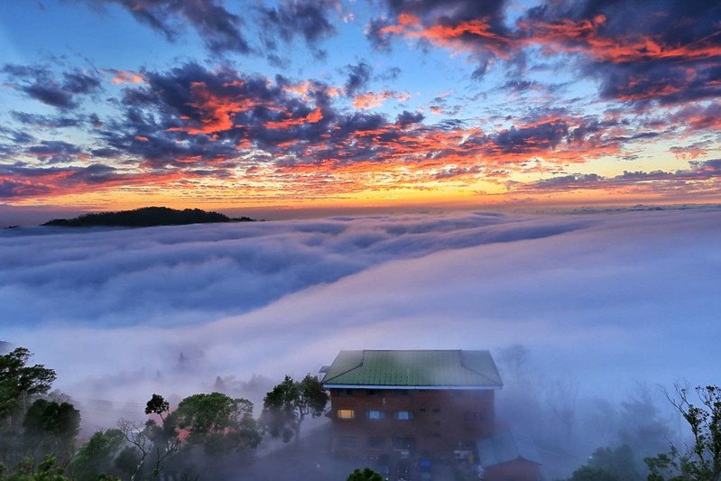 雲洞山莊二館｜三義地區最豪華的雲洞山莊民宿，到中部的阿里山看雲海和星空，享受自家食材好手藝 @飛天璇的口袋