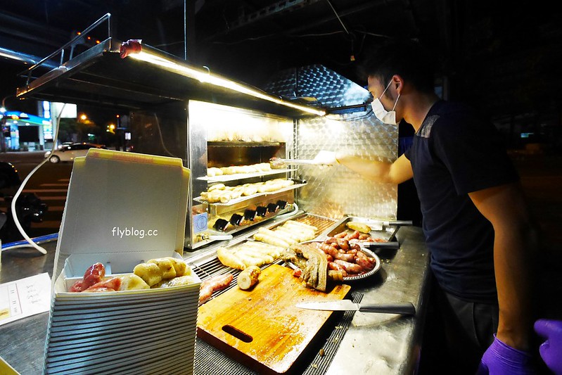 胖子修行動餐車┃台中北屯美食：專賣花生大腸、手工糯米腸和香腸的台中幽靈餐車，現在台中有定點可以買了，食尚玩家也有報導 @飛天璇的口袋