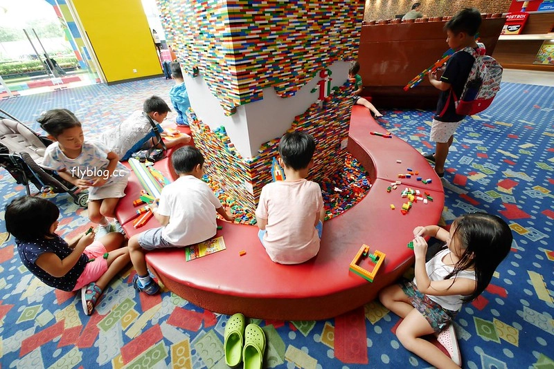 馬來西亞新山四天三夜┃樂高樂園飯店 Legoland Hotel：讓小孩子玩到瘋的新山樂高酒店，有不同的主題套房適合全家入住 @飛天璇的口袋