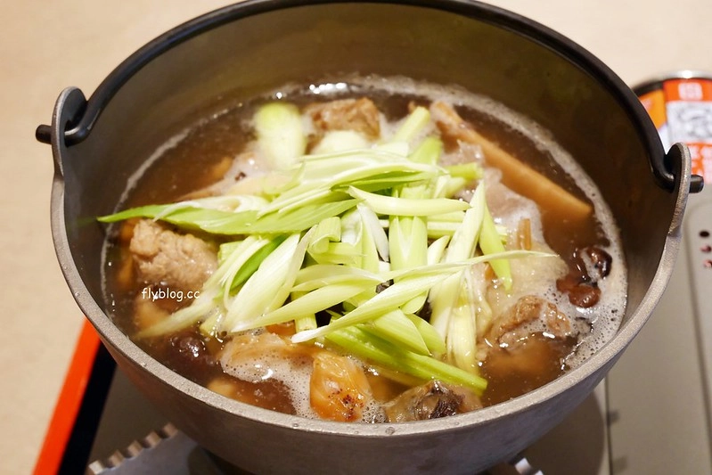 有春茶館┃台中東區美食：賣的是回憶、賣的是記憶、賣的是古早味，鄰近大魯閣購物廣場，有春冰菓室最新力作 @飛天璇的口袋