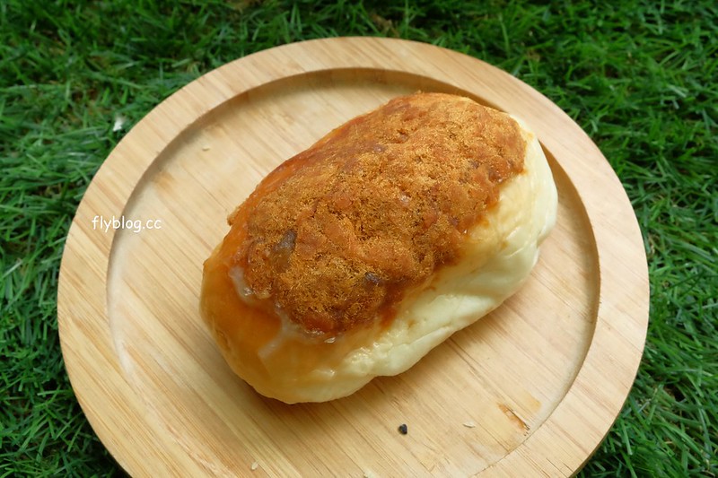 沐沐麵包｜網友在粉絲頁推薦的蔥阿胖，好吃軟嫩不油膩，中秋節的蛋黃酥也不錯 @飛天璇的口袋