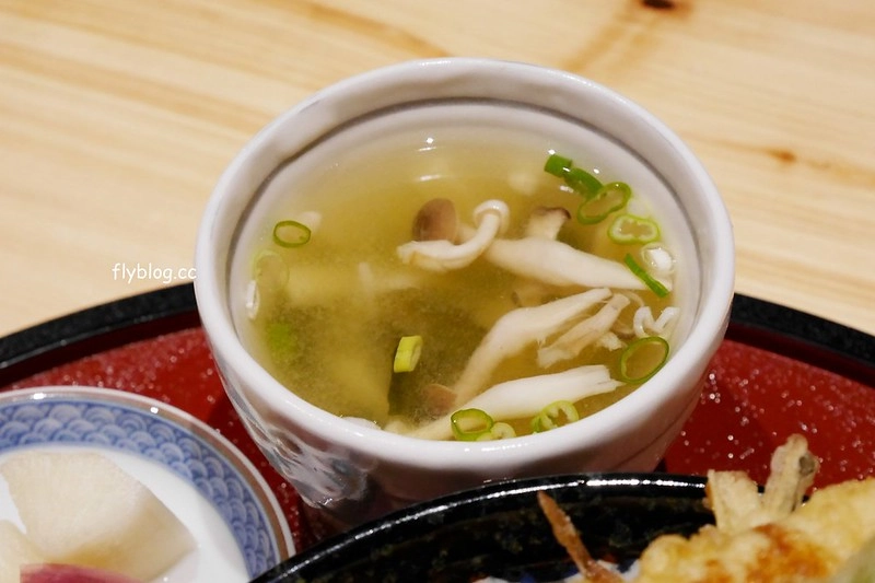 瑧淇日式天丼定食無菜單料理┃台中南屯美食：老闆師承台北新都里，超霸氣的海鮮丼飯，食材用心口味不會輸給知名連鎖店 @飛天璇的口袋