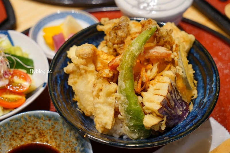 瑧淇日式天丼定食無菜單料理┃台中南屯美食：老闆師承台北新都里，超霸氣的海鮮丼飯，食材用心口味不會輸給知名連鎖店 @飛天璇的口袋