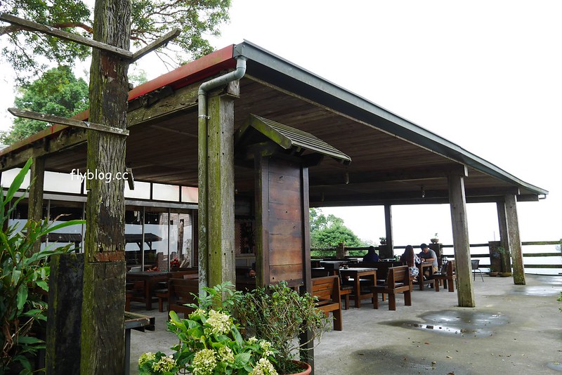 雲洞山莊二館｜三義地區最豪華的雲洞山莊民宿，到中部的阿里山看雲海和星空，享受自家食材好手藝 @飛天璇的口袋
