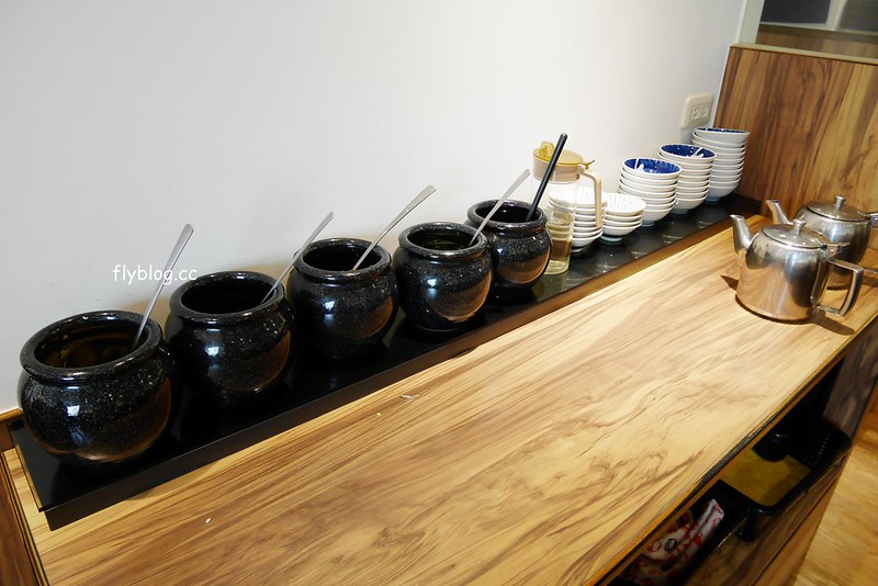 【台中西區】代代木日式鍋物，草悟道商圈的日式火鍋店，環境很有日式小清新，而且還有麻油雞鍋 @飛天璇的口袋