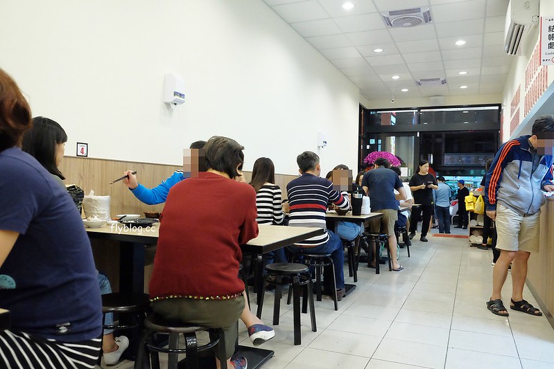 巫董鵝肉┃台中北屯：鵝房宮最新力作，把黃昏市場美食端上桌，各種台灣人最愛的平民小菜都吃的到 @飛天璇的口袋