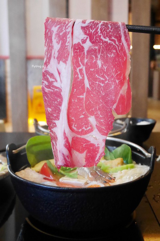 築間精緻鍋物．北屯旗艦店┃台中北屯：全台中最大的旗艦店，環境寬敞大器，整體服務不錯 @飛天璇的口袋