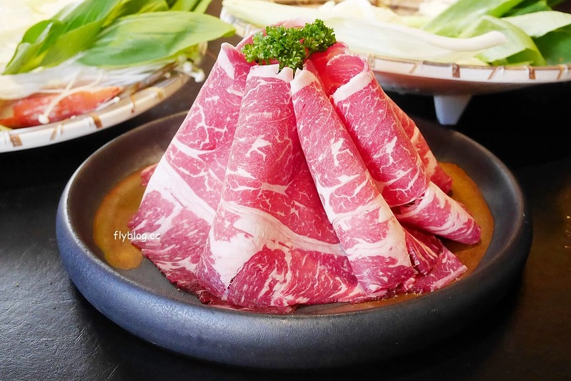 築間精緻鍋物．北屯旗艦店┃台中北屯：全台中最大的旗艦店，環境寬敞大器，整體服務不錯 @飛天璇的口袋