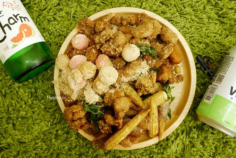 洪家回春堂鹹酥雞┃台中西屯：向上市場傳承32年的好味道，這天來中藥店買鹹酥雞，有脫油程序吃的比較安心 @飛天璇的口袋