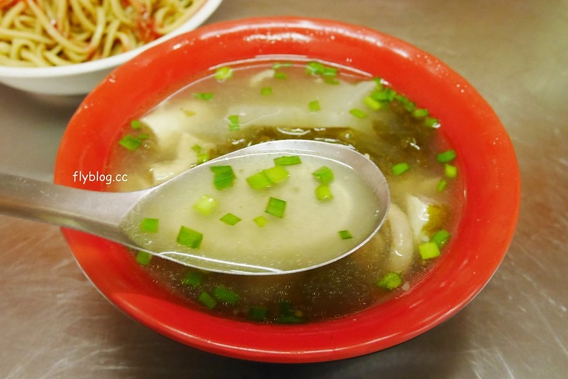 台中北屯｜阿英炒麵．隱藏版的北屯炒麵店，老闆娘人很和藹可親 @飛天璇的口袋