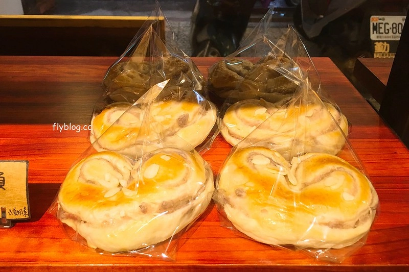 沐沐麵包｜網友在粉絲頁推薦的蔥阿胖，好吃軟嫩不油膩，中秋節的蛋黃酥也不錯 @飛天璇的口袋